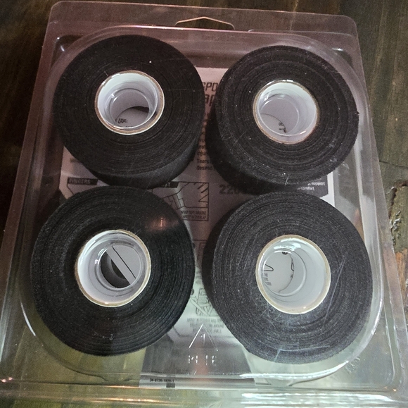 Sports tape - Picture 2 of 3